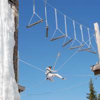 Ilma-akrobatiaa Basecamp Oulangan seikkailuradalla